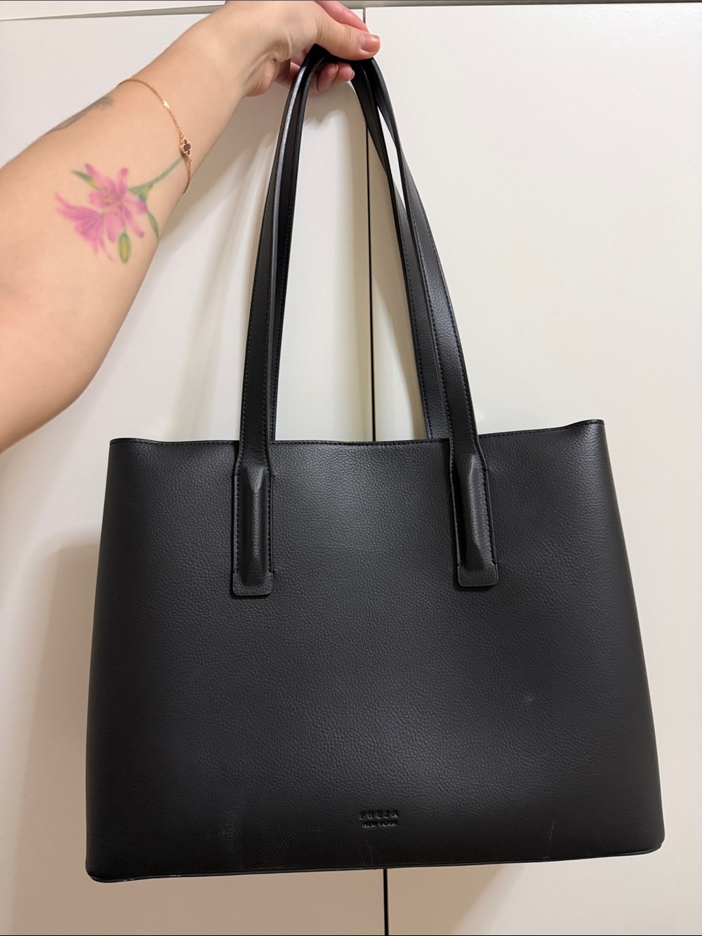 Freja Linnea Tote in Black